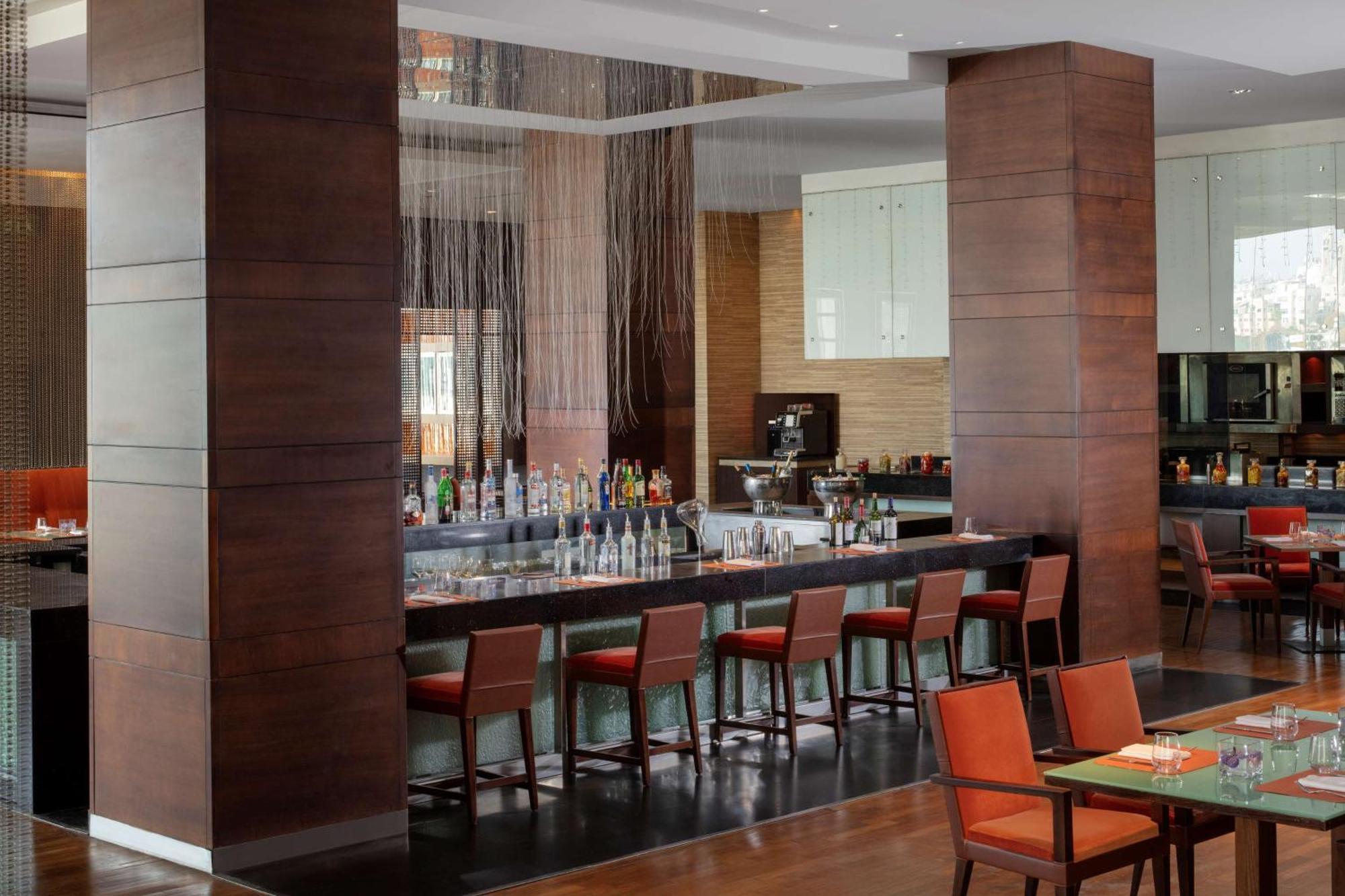 Hotel Grand Hyatt Ammán Exteriér fotografie The bar at the hotel